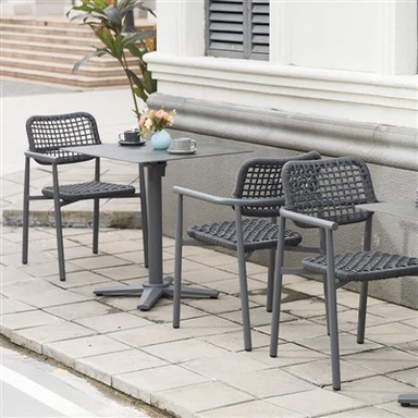 Vanjski namještaj za komercijalne kafiće